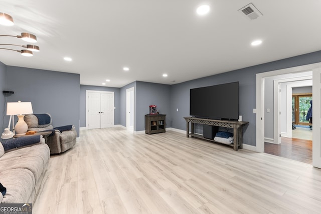 712 Meadow Run Ct, Clarkesville, GA 30523 - living area featuring recessed lighting and light wood finished floors