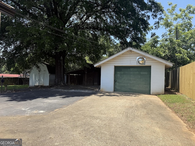 1220 Harmony St, Gainesville, GA 30501 - detached garage with driveway