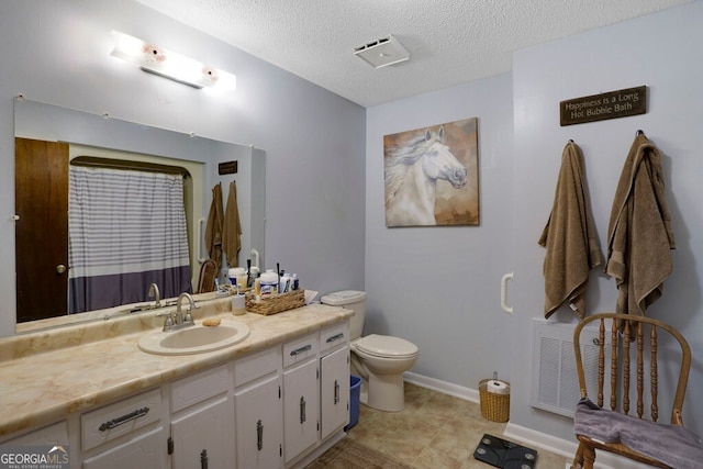 16 Lois Ln, Hayesville, NC 28904 - full bath with vanity and a textured ceiling