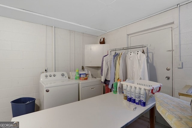 16 Lois Ln, Hayesville, NC 28904 - laundry room featuring washer and dryer and concrete block wall