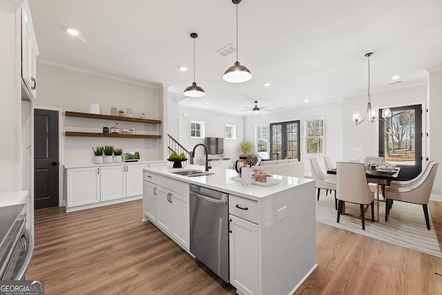 945 Willingham Dr Unit 3, Hapeville, GA 30354 - kitchen featuring dishwasher, crown molding, light wood finished floors, light countertops, and ceiling fan