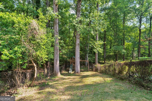 1590 Sunnybrook Farm Rd, Atlanta, GA 30350 - view of yard