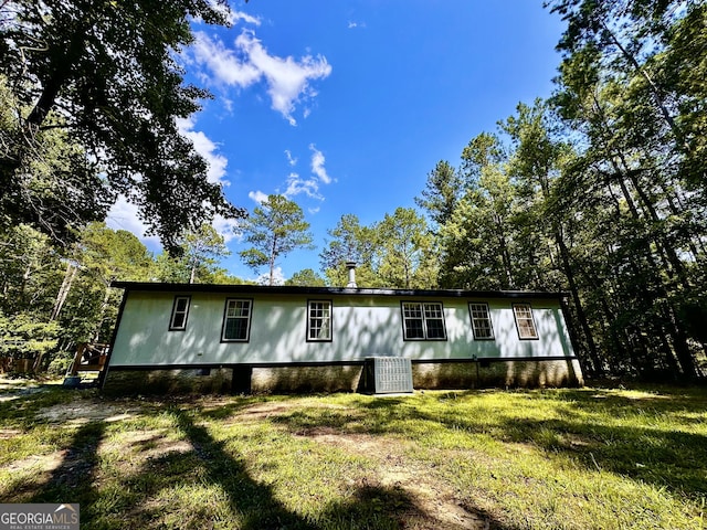 245 Clearwater Rd, Sharpsburg, GA 30277 - manufactured / mobile home with a front yard