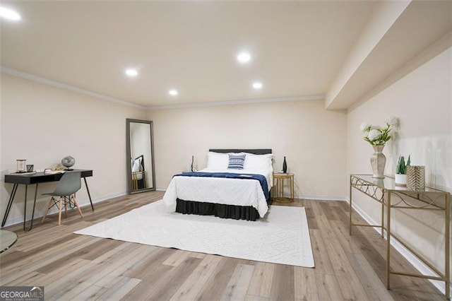 300 Saddle Creek Ln, Roswell, GA 30076 - bedroom with light wood-style floors, recessed lighting, and ornamental molding