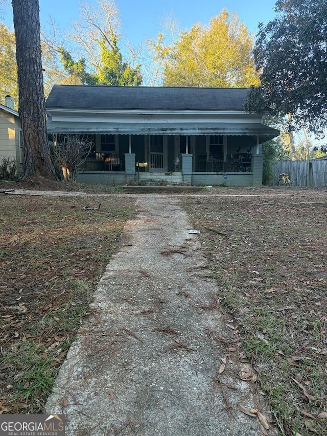 513 Whitney Ave, Albany, GA 31701 - view of front of home featuring a porch