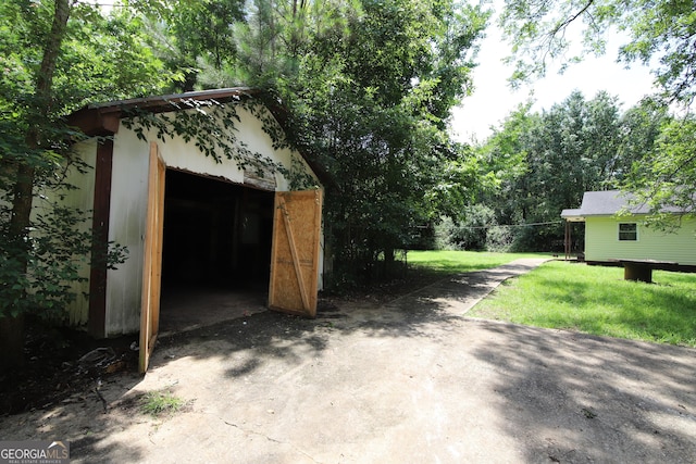 92 Priscilla Dr, Lagrange, GA 30241 - detached garage featuring driveway