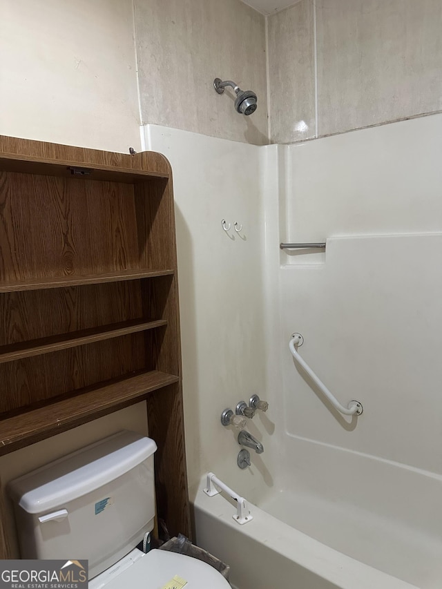 421 Chase Cir, Cornelia, GA 30531 - full bathroom featuring shower / washtub combination and toilet