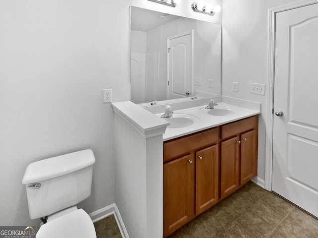 2438 Suwanee Pointe Dr, Lawrenceville, GA 30043 - bathroom with double vanity and toilet