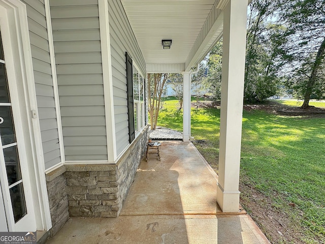 101 Riverchest Dr, Lagrange, GA 30240 - covered porch with a lawn