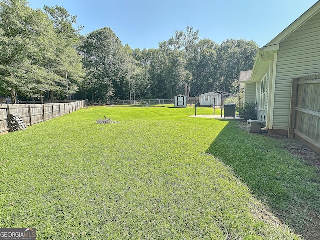 101 Riverchest Dr, Lagrange, GA 30240 - fenced backyard featuring a shed