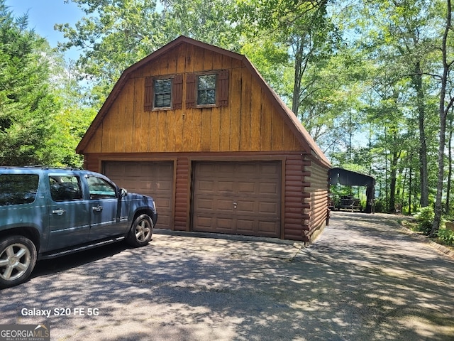 1904 S State Line Rd, Lagrange, GA 30240 - garage with a garage
