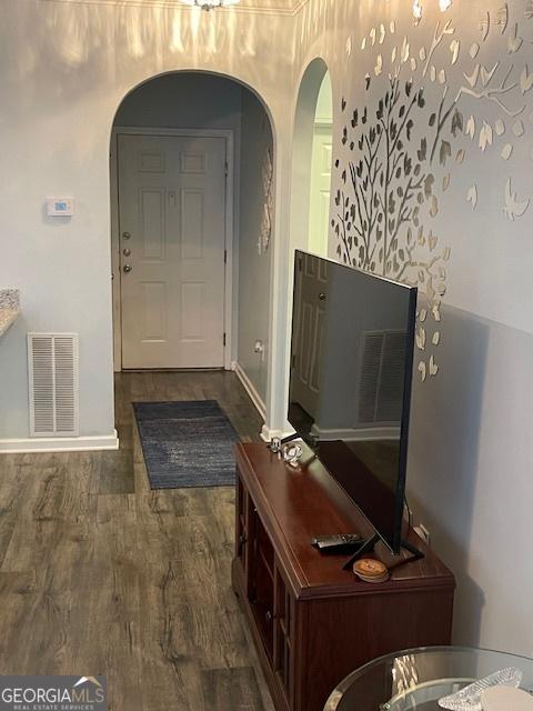 4333 Dunwoody Park Unit 2214, Atlanta, GA 30338 - foyer featuring arched walkways and wood finished floors