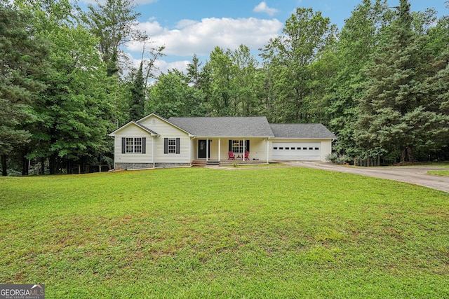 150 Buck Run E, Dahlonega, GA 30533 - single story home featuring covered porch, an attached garage, driveway, and a front lawn