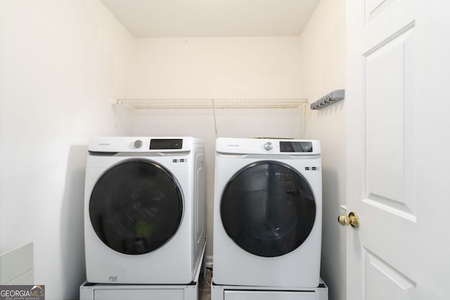 539 Riverbirch Trce, Stone Mountain, GA 30087 - washroom with washing machine and clothes dryer