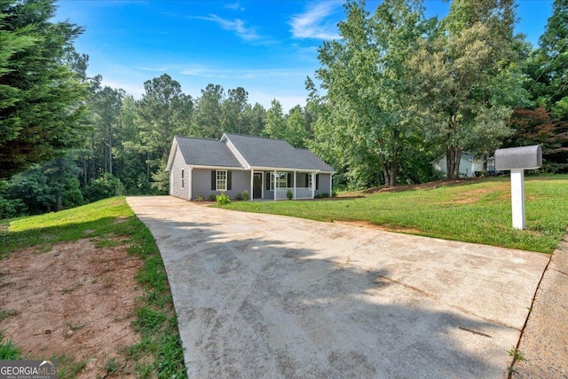 69 Southern Trace Way, Rockmart, GA 30153 - single story home with driveway, a porch, and a front yard