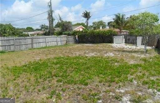 803 36th St, West Palm Beach, FL 33407 - view of yard
