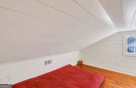 1016 Seiler Ave, Savannah, GA 31401 - bonus room with vaulted ceiling and wood finished floors