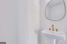 1016 Seiler Ave, Savannah, GA 31401 - bathroom featuring a sink