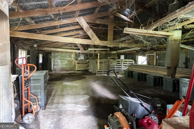 2540 Sugar Hill Rd, Unadilla, GA 31091 - miscellaneous room featuring vaulted ceiling