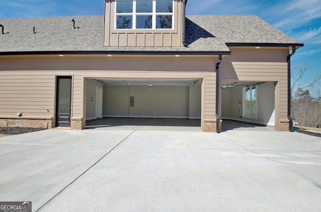 194 Forest Berry Ct Unit 98M2, Newnan, GA 30265 - garage with concrete driveway