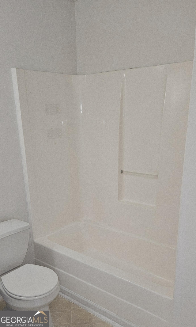 116 Ventura Trl, Stockbridge, GA 30281 - bathroom with toilet and shower / bathtub combination