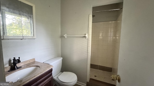 4550 Cypress Ridge Ct, Stone Mountain, GA 30083 - full bathroom with a tile shower and vanity