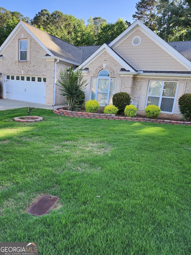979 Simonton Dr, Lawrenceville, GA 30045 - ranch-style house featuring brick siding, a garage, and a front lawn