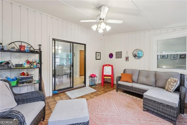 2653 Partridge Trl, Duluth, GA 30097 - living area featuring a ceiling fan