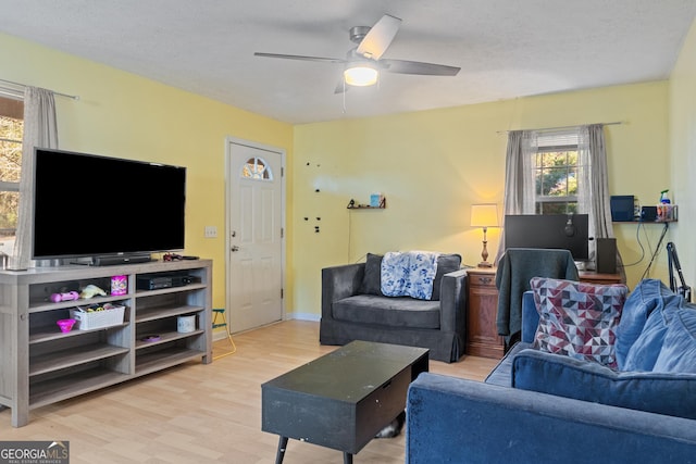 110 Clearview St, Clarkesville, GA 30523 - living area with light wood-type flooring and ceiling fan