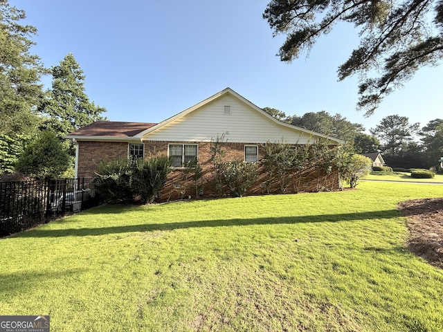 601 Clubland Cir SE, Conyers, GA 30094 - view of side of home with brick siding