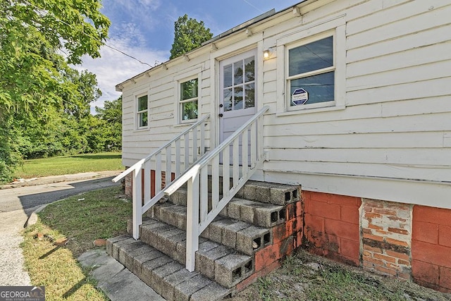 242 Hydrolia, Macon, GA 31217 - doorway to property with crawl space