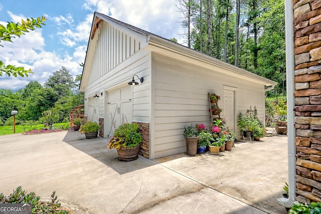 533 Ledford Rd, Dillard, GA 30537 - view of garage