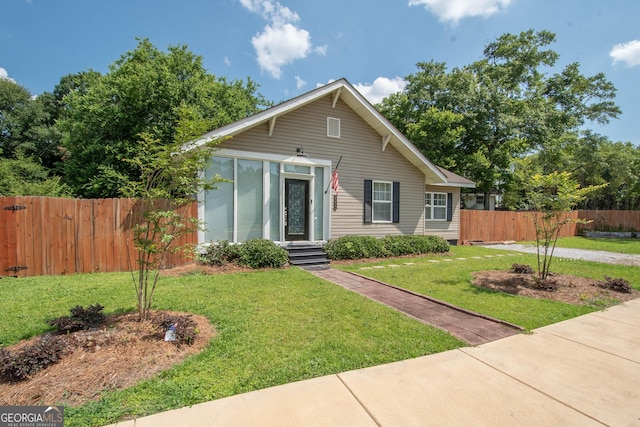 2200 3rd Ave, Opelika, AL 36801 - bungalow-style house with entry steps