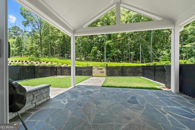 1290 Starboard Way, Greensboro, GA 30642 - sunroom with vaulted ceiling