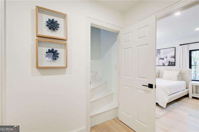 6090 River Chase Cir, Atlanta, GA 30328 - corridor featuring light wood-style flooring