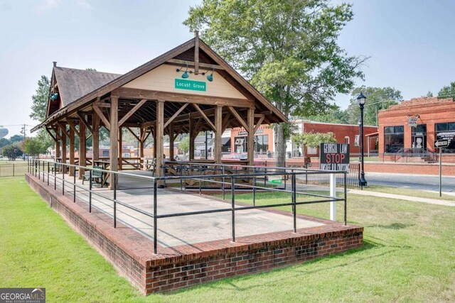 7204 Eton Ln, Locust Grove, GA 30248