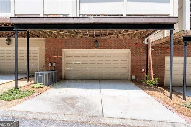 4089 Thorndale Ln Unit 13, Smyrna, GA 30080 - garage with driveway