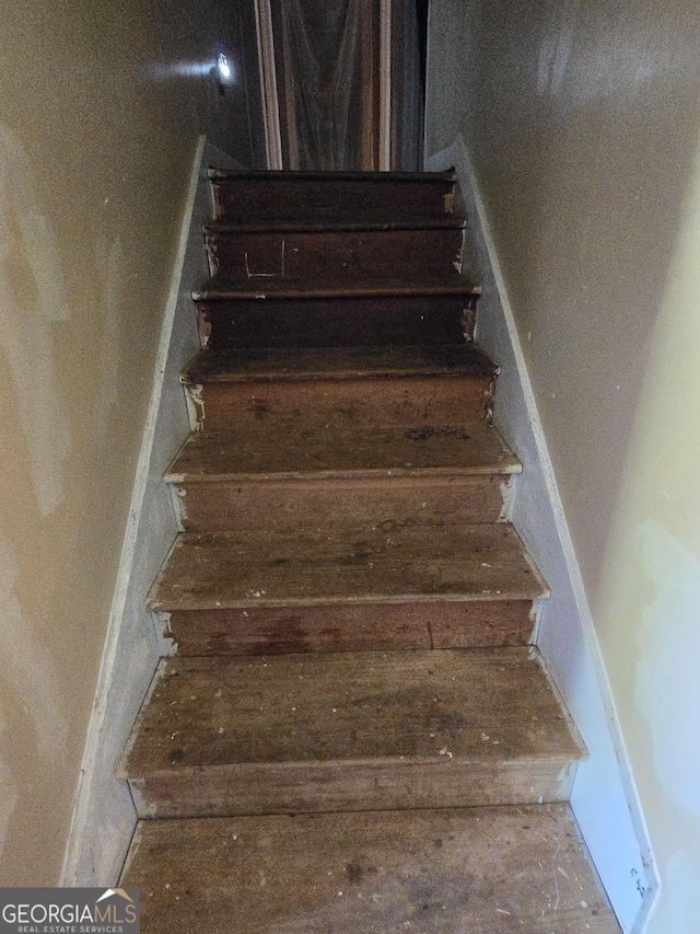 8778 Homewood Ct, Riverdale, GA 30274 - view of stairway