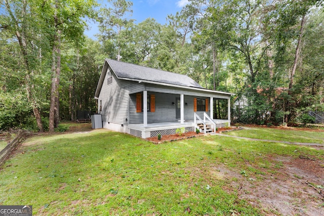 144 Winding Way, Statesboro, GA 30461 - view of front facade featuring covered porch, crawl space, a front yard, and view of scattered trees