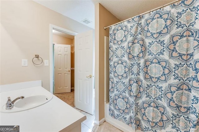 179 Glynn Addy, Stockbridge, GA 30281 - full bath with vanity and shower / bath combo with shower curtain