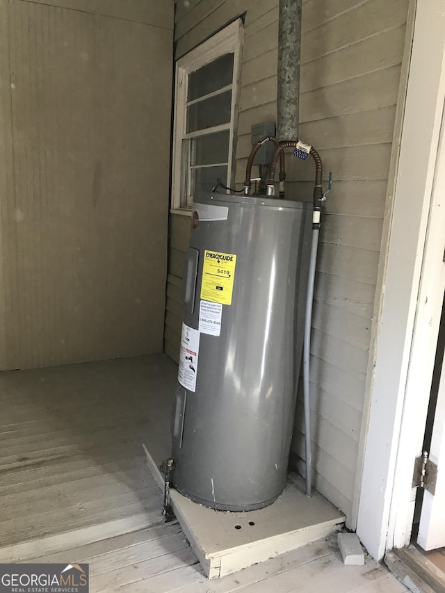 2128 Jeff Davis St, Macon, GA 31201 - utility room featuring water heater