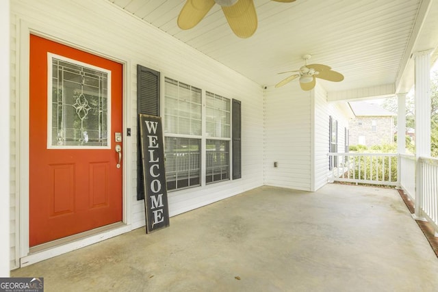132 Hidden Creek Cir, Lizella, GA 31052 - property entrance featuring covered porch and a ceiling fan