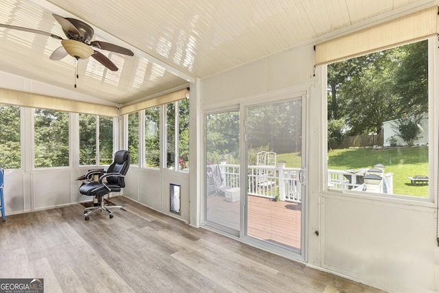 408 Dixieland Dr, Byron, GA 31008 - sunroom / solarium featuring a ceiling fan and vaulted ceiling