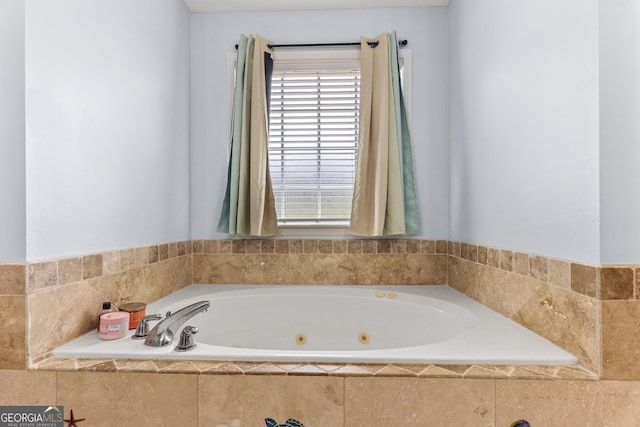 408 Dixieland Dr, Byron, GA 31008 - bathroom featuring a whirlpool tub