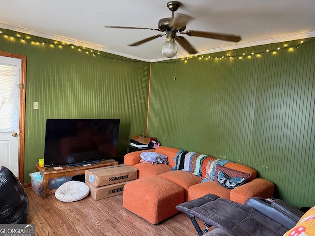 105 E Juniper Way SE, Rome, GA 30161 - living area featuring wood finished floors and ceiling fan