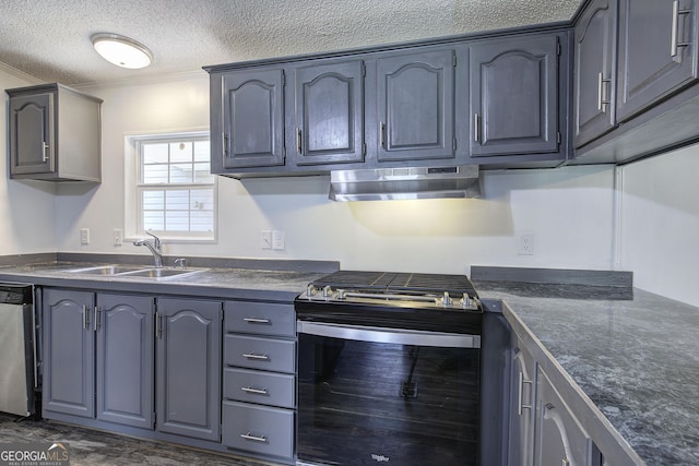 1525 Bailey Rd, Aragon, GA 30104 - kitchen featuring stainless steel appliances, under cabinet range hood, dark countertops, a textured ceiling, and crown molding