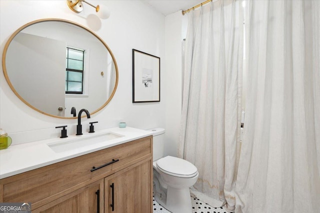 711 Chapman St, Blackshear, GA 31516 - bathroom featuring vanity and curtained shower