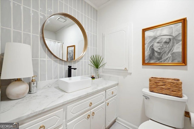 711 Chapman St, Blackshear, GA 31516 - bathroom featuring vanity and ornamental molding