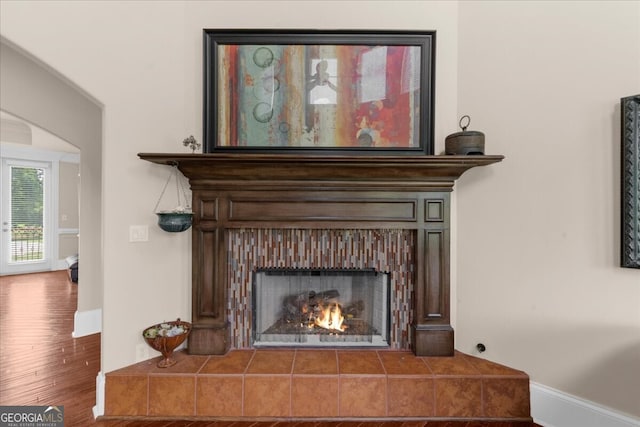 932 Shadowford Fls, Lithonia, GA 30058 - detailed view of wood finished floors and a fireplace