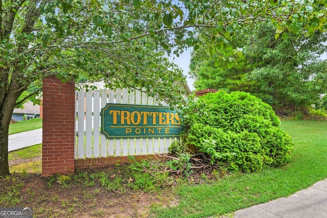 2670 Trotters Pointe Dr, Snellville, GA 30039 - community sign with a yard